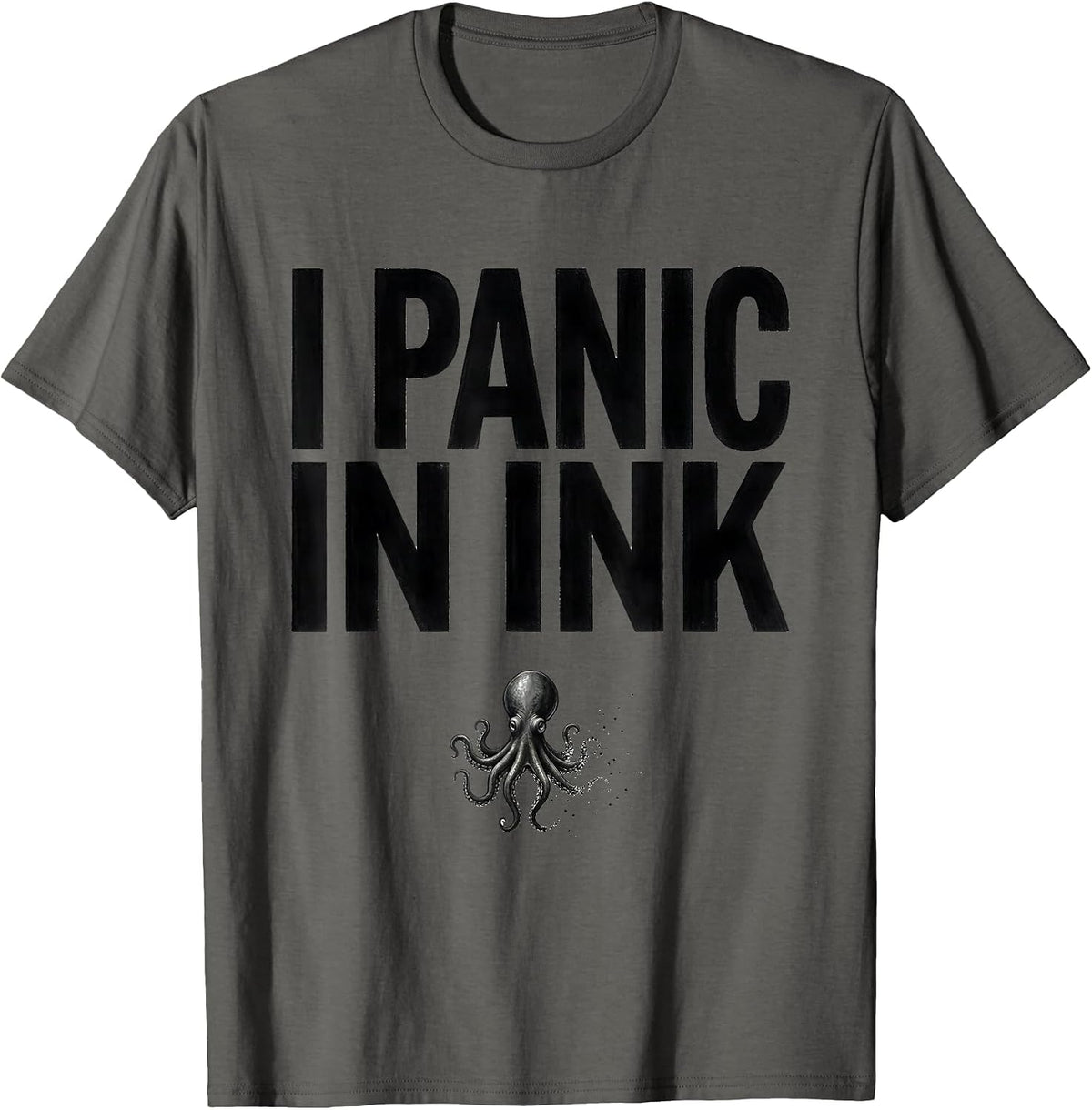 Men's I Panic In Ink Minimalist Octopus Lover Japanese Aesthetic T-Shirt - Asphalt Grey