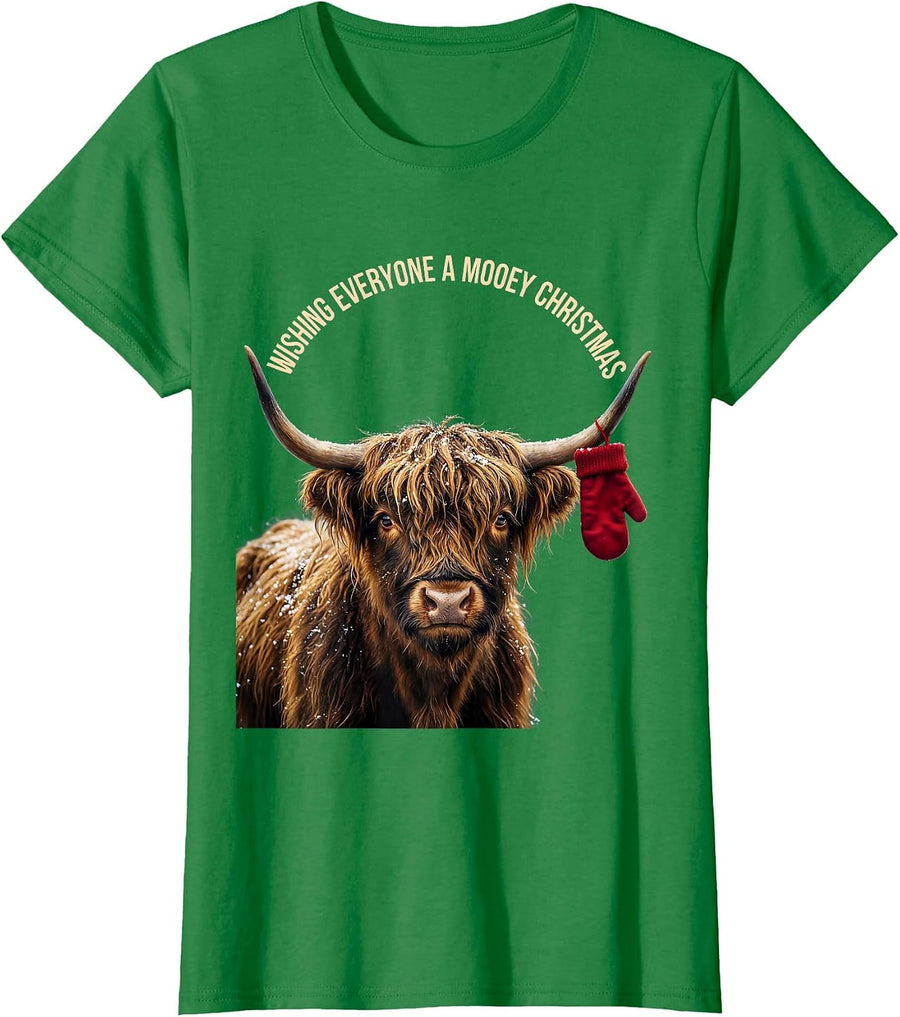 Women's Wishing Everyone A Mooey Christmas Funny Highland Cow Farm T-Shirt - Kelly Green