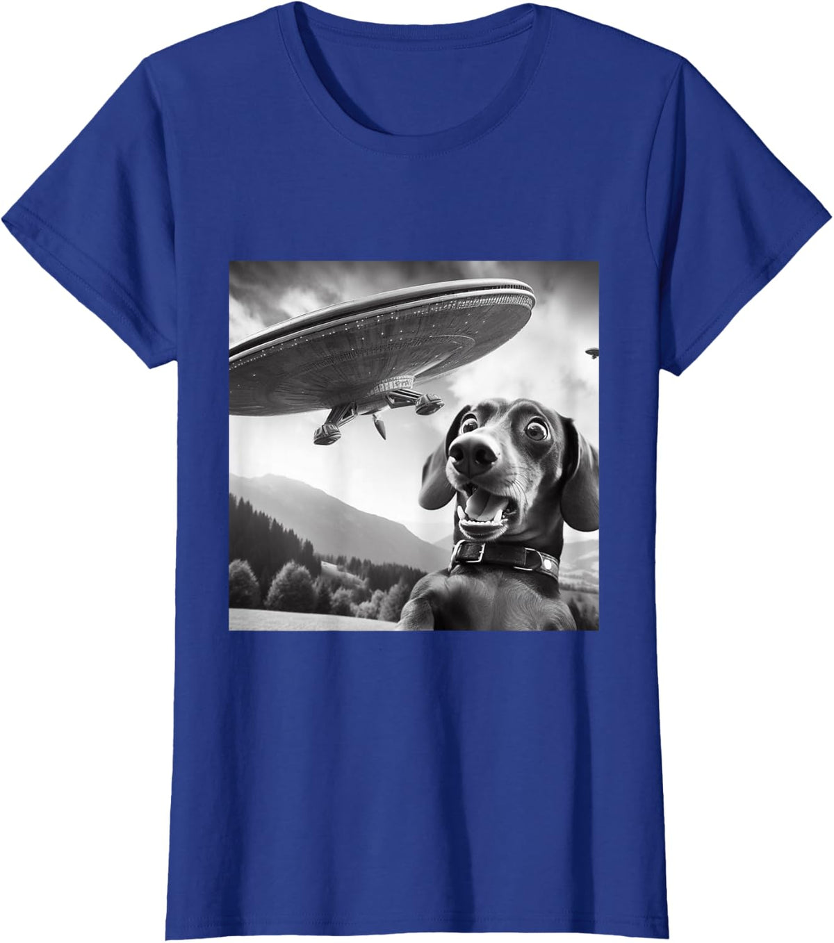 Wiener Dog Selfie With UFOs Dachshund T-Shirt - Royal Blue