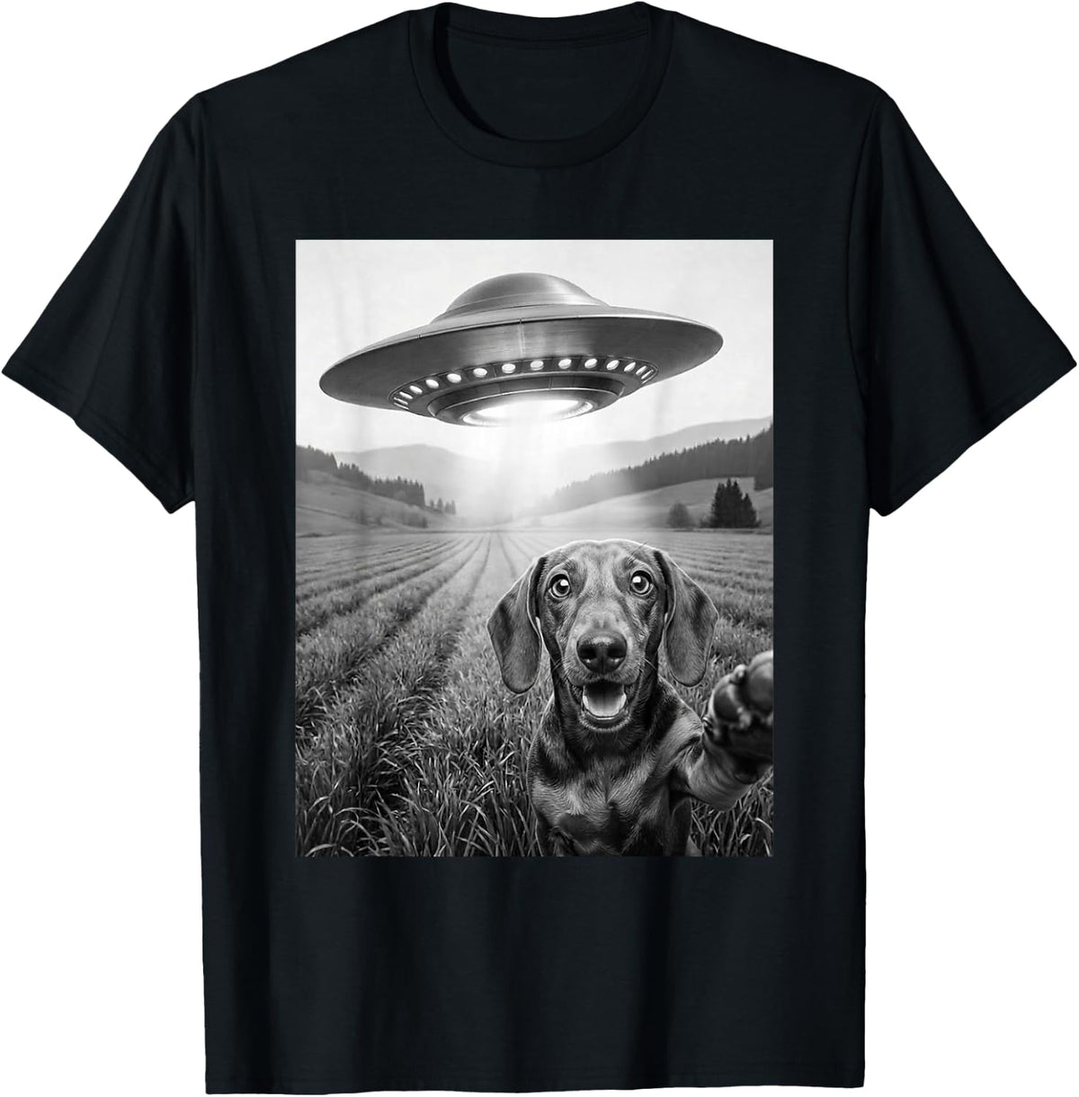 Dachshund Selfie with Alien UFO Funny Dachshund Men Women T-Shirt - Black